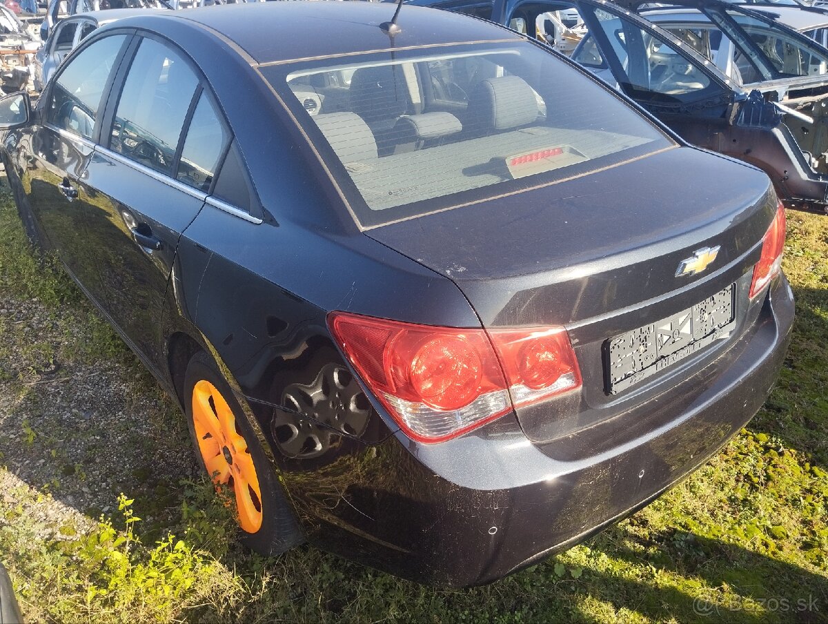 Chevrolet Cruze 1.8i 104 Kw ROZPREDÁM - 4