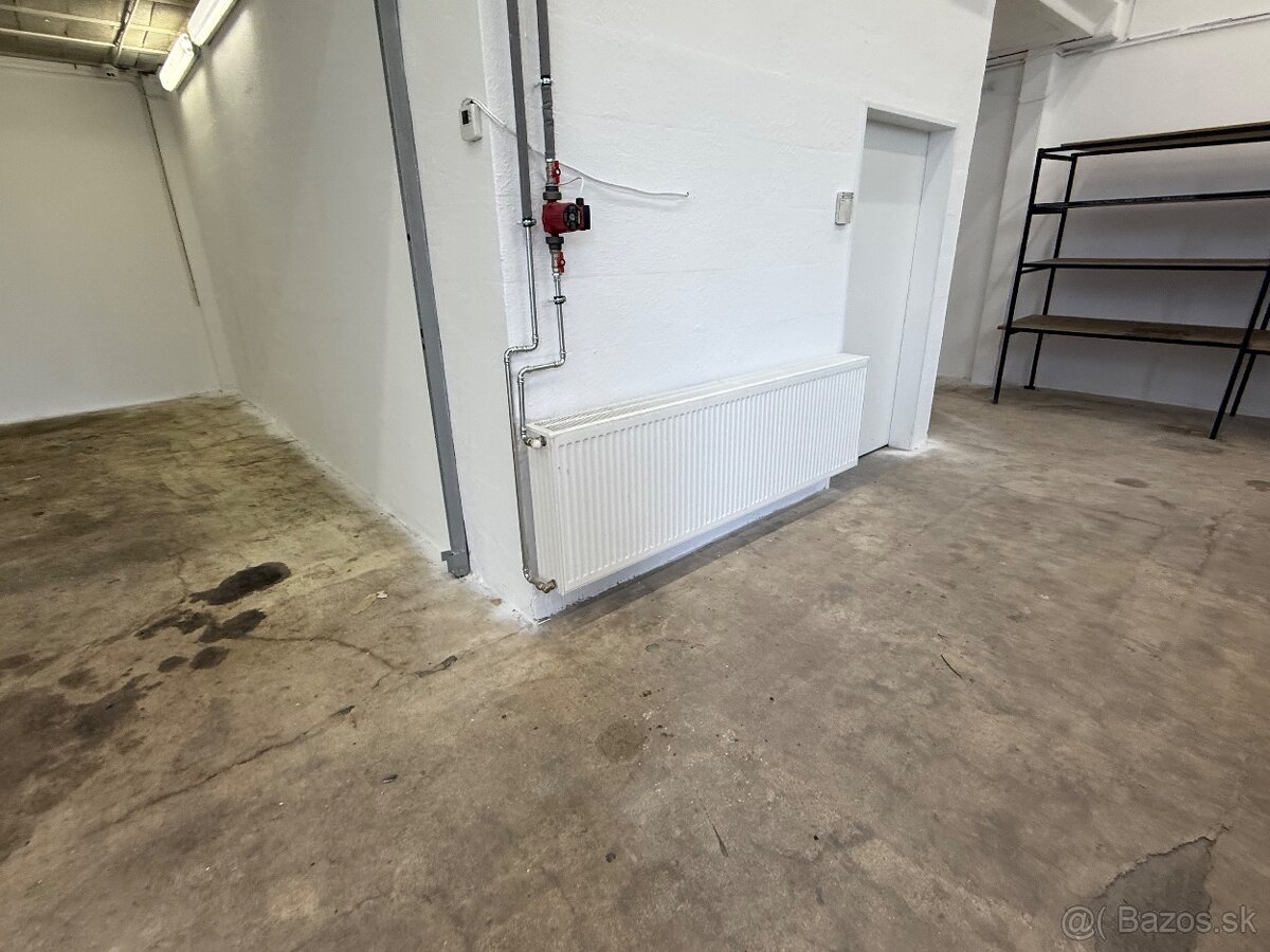 Prenajmeme praktický sklad v Petržalke - 4