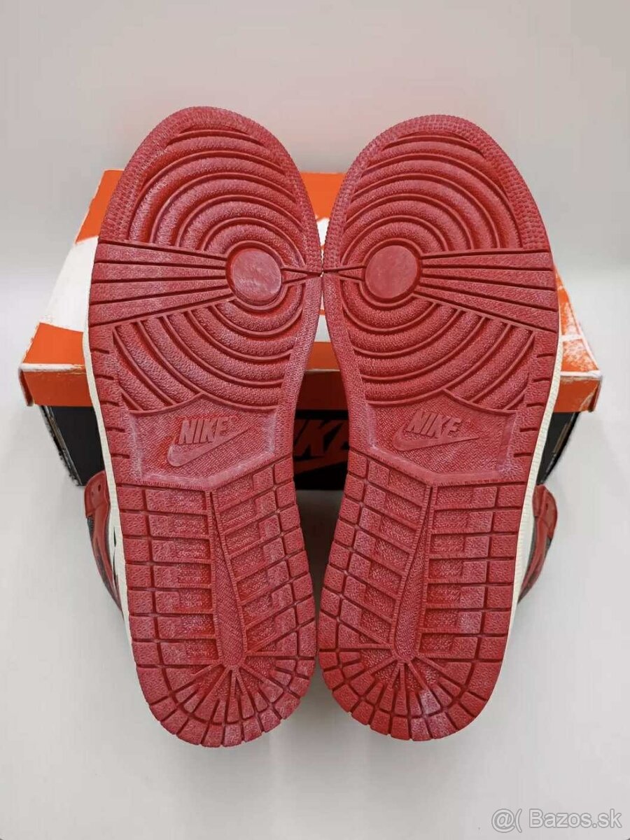 Jordan 1 Retro Chicago - 4