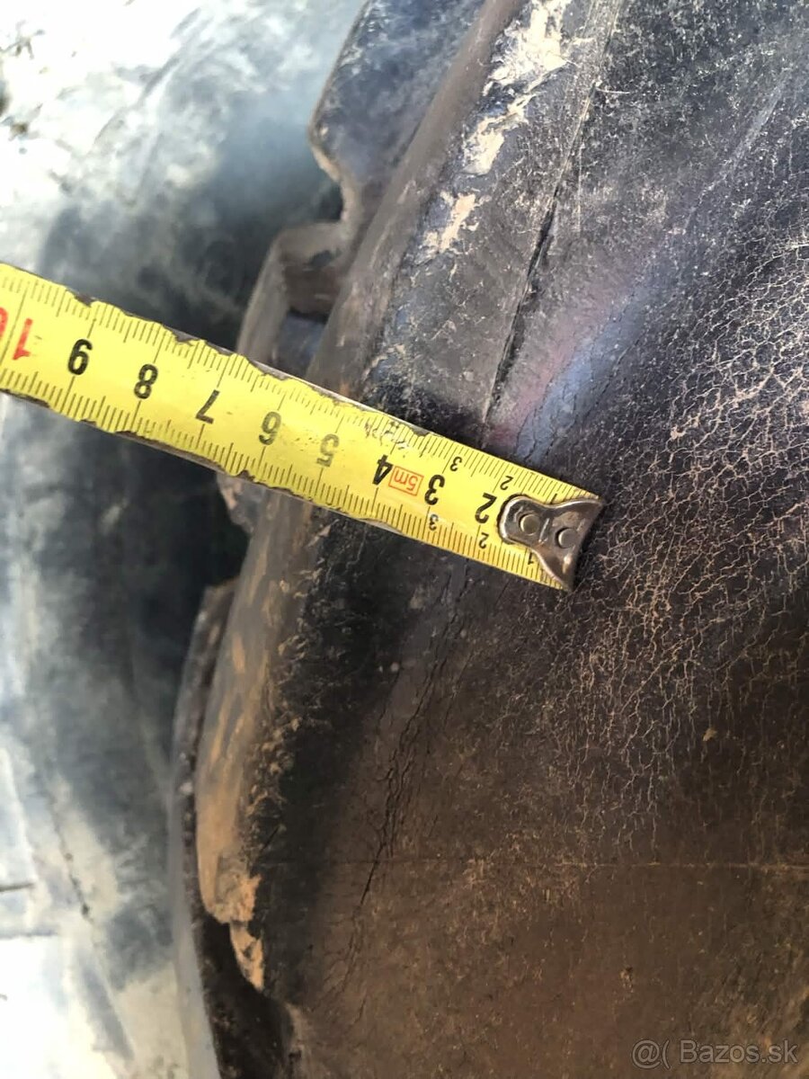 Predám traktorové pneumatiky 16,9/14-30 - 4