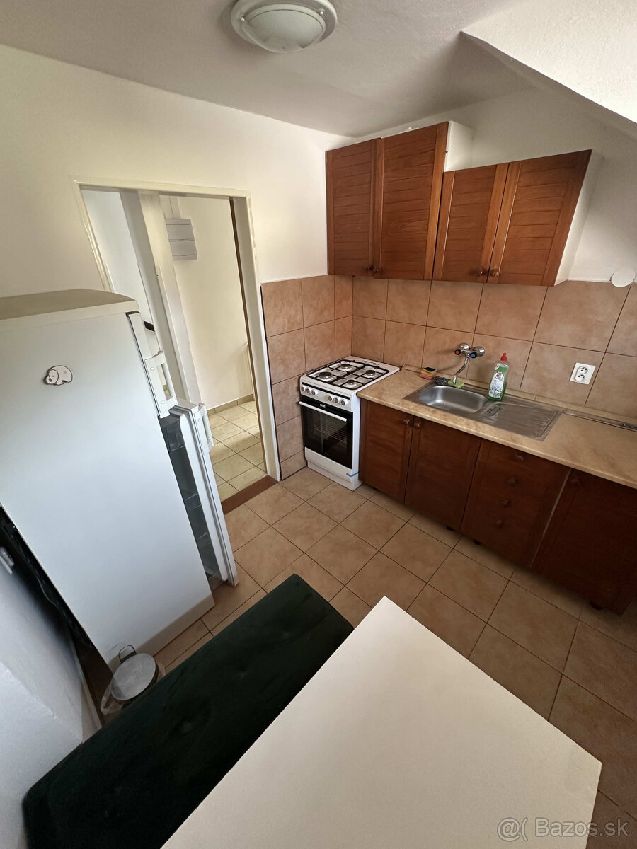 Prenájom- Bratislava III/Koliba - Brečtanová ul. - romantick - 4