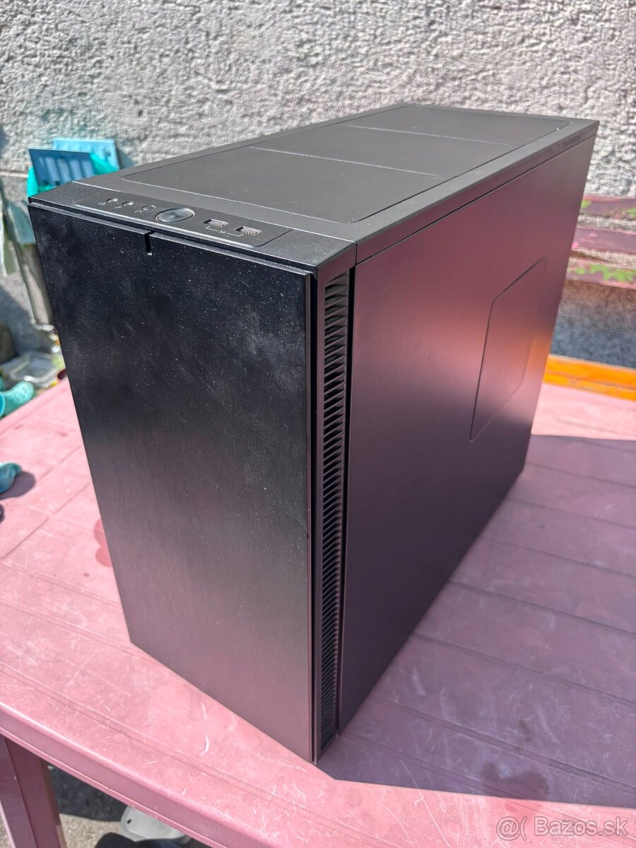 Fractal r5 ATX - 4