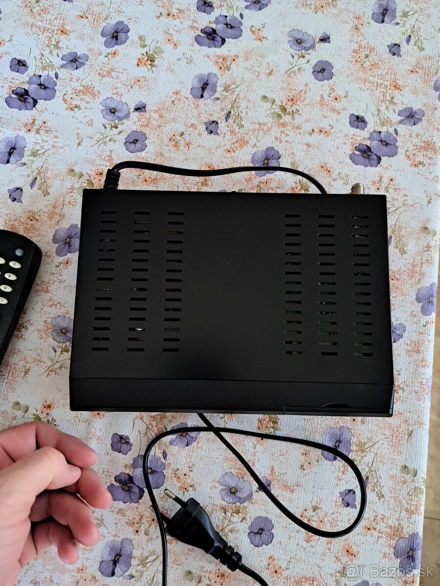 Set top box Orton 4060CX Plus a Amiko HD 8150 - 4