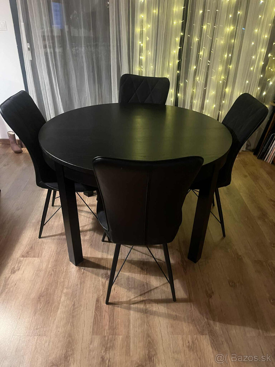 Predam rozkladaci stôl so stolickami. - 4