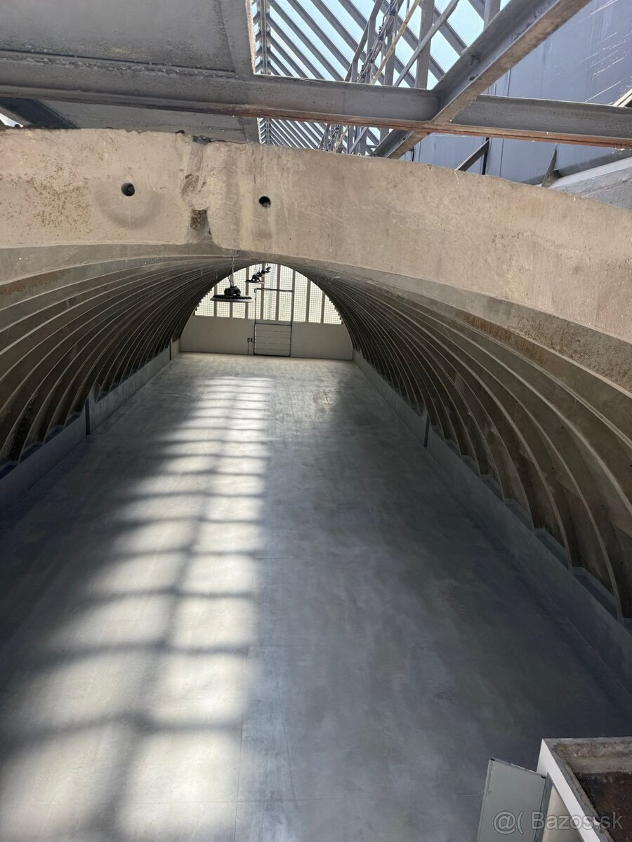 VÝNIMOČNÁ PARABOLICKÁ SKLADOVÁ HALA - 4