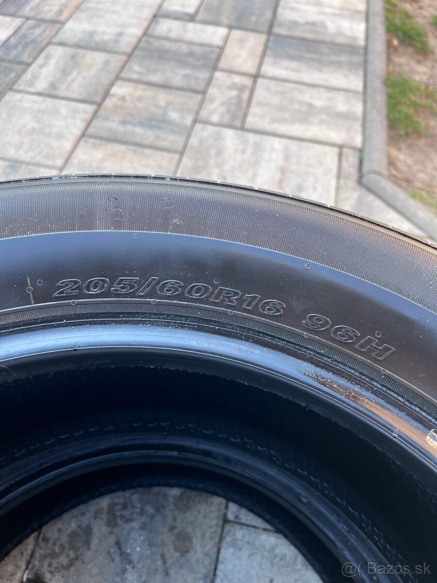 Letné Pneumatiky 205/55 r16 Nexen - 4