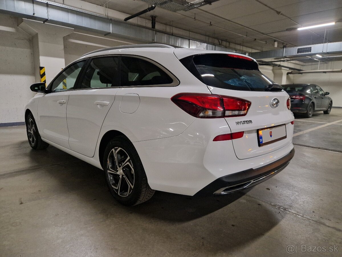 Hyundai i30 combi family 1.5i DPi 81kW 48000km facelift CW - 4