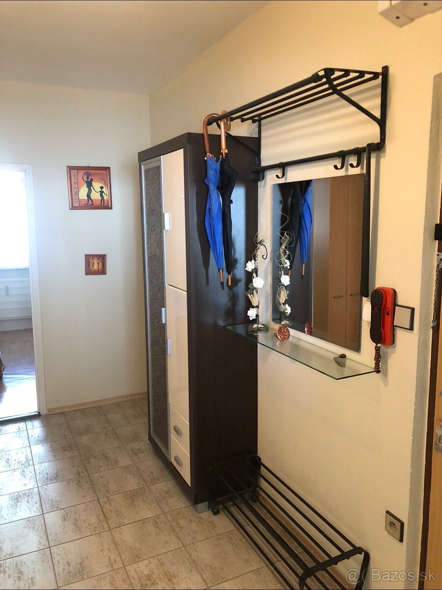 Prenajom 3izbovy byt - 4
