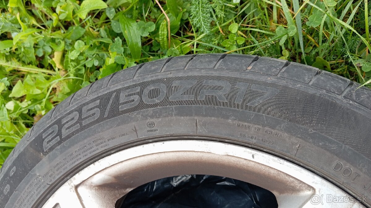 4 ks Letné pneu na diskoch 225/50ZR17 pre Octavia 2 - 4
