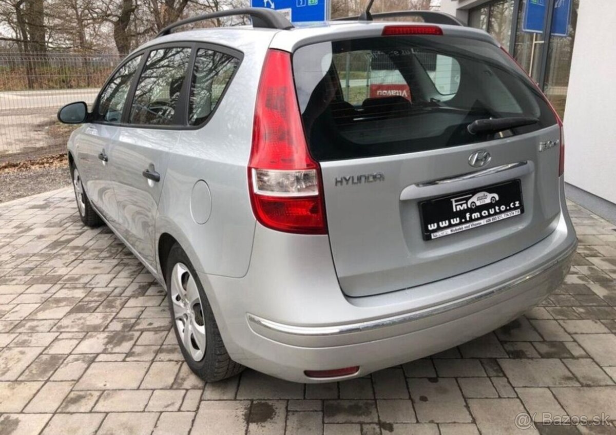 Hyundai i30 1.4 16V benzín manuál 80 kw - 4