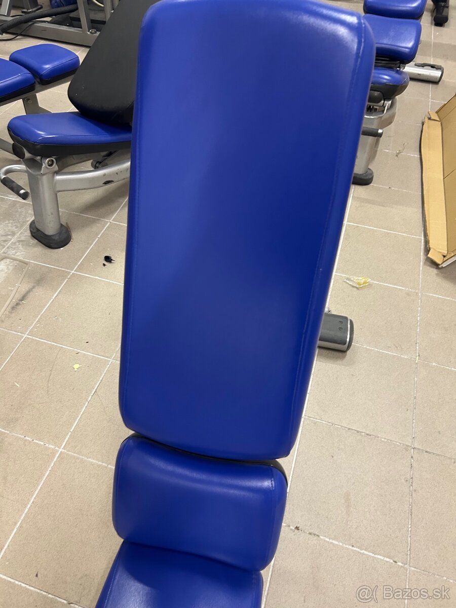 Polohivatelná lavička Life Fitness - 4