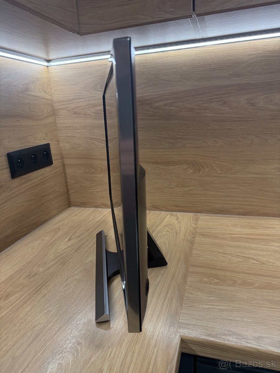 Predám 4K monitor 28" Samsung - 4