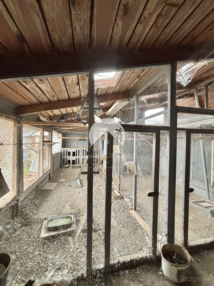 Reality KOMPLEX s.r.o.,Vám ponúka starší 4 izbový rodinný - 4