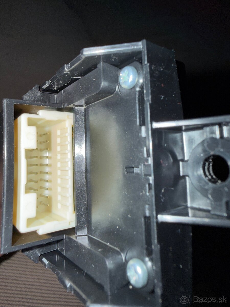 Toyota RAV4 otváranie okien - 4