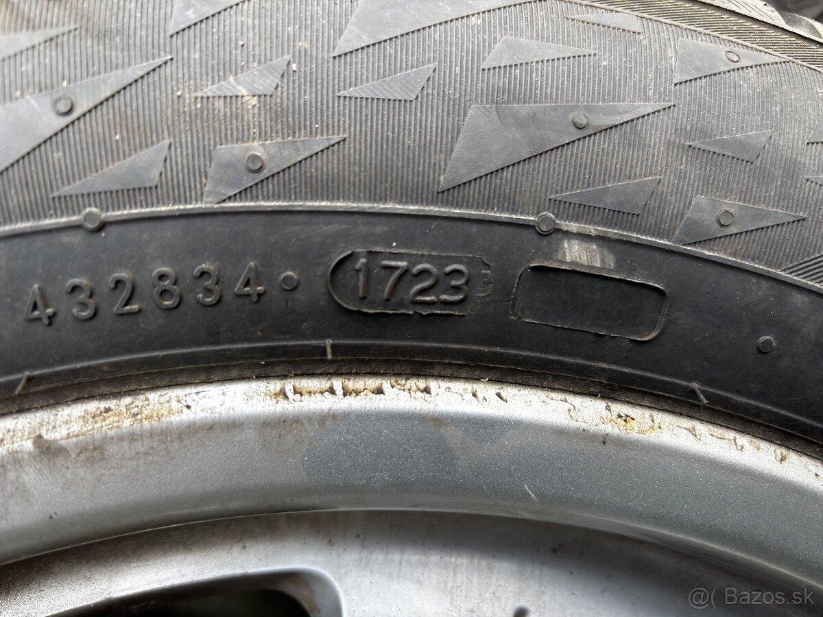 225/55 r17 - 4