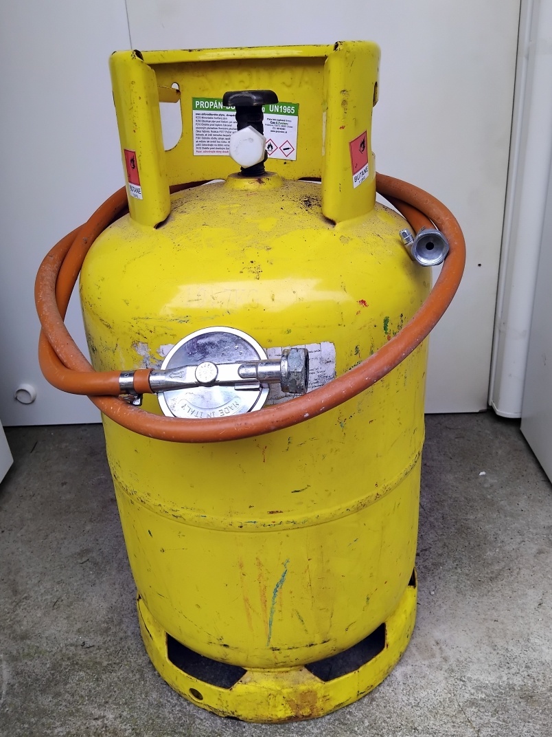 Sporák Mora a plynová fľaša - 4