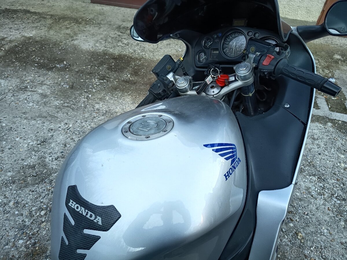 Honda cbr xx 1100 - 4