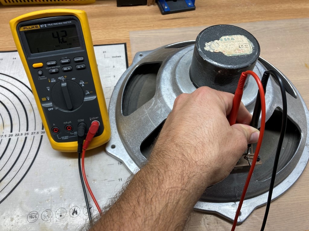 Predám basový reproduktor ARO835 - 4