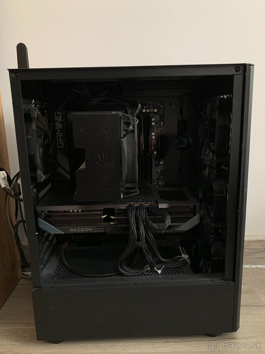 PC - RAM 64 GB DDR5, RX 9070 XT, RYZEN 7 7700 - 4