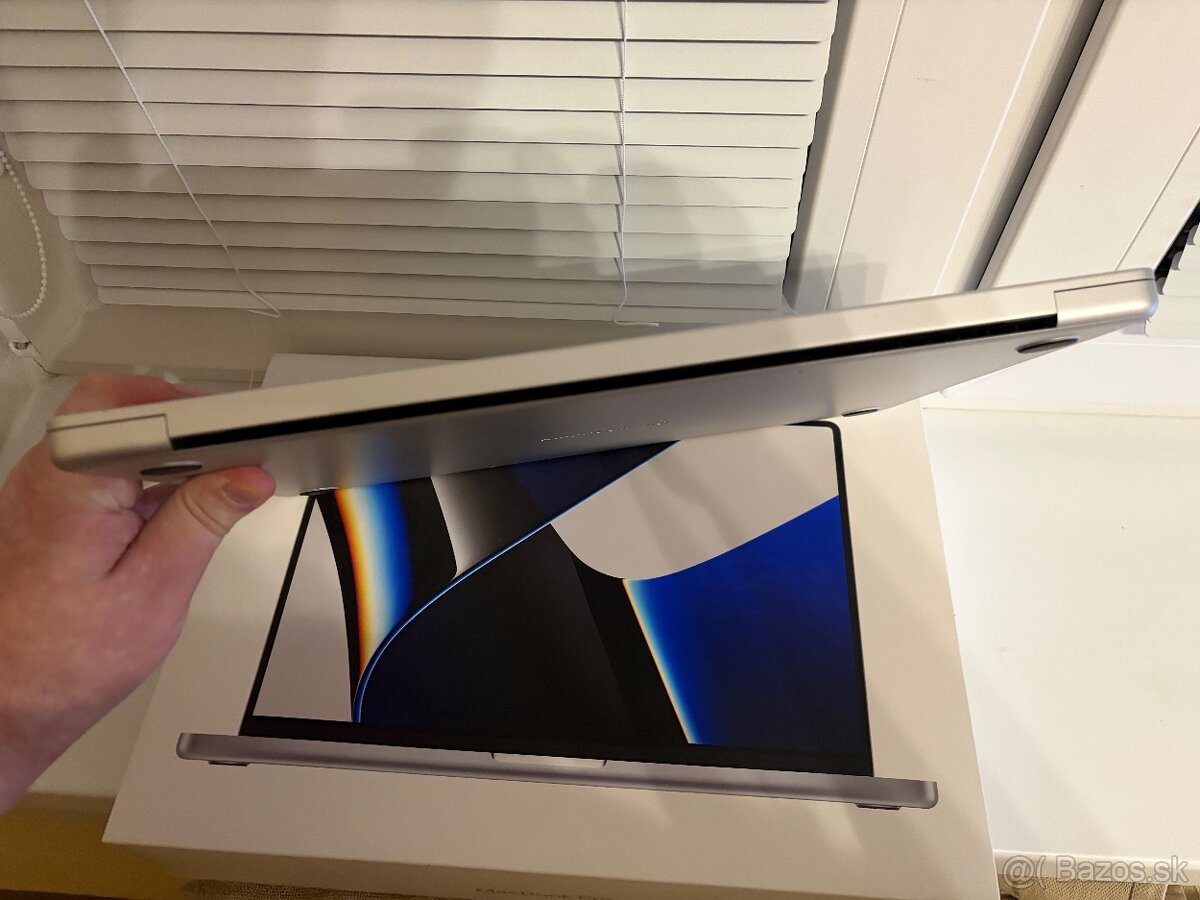 MacBook Pro 16 M1 Pro 16/512GB 15 cyklov - 4