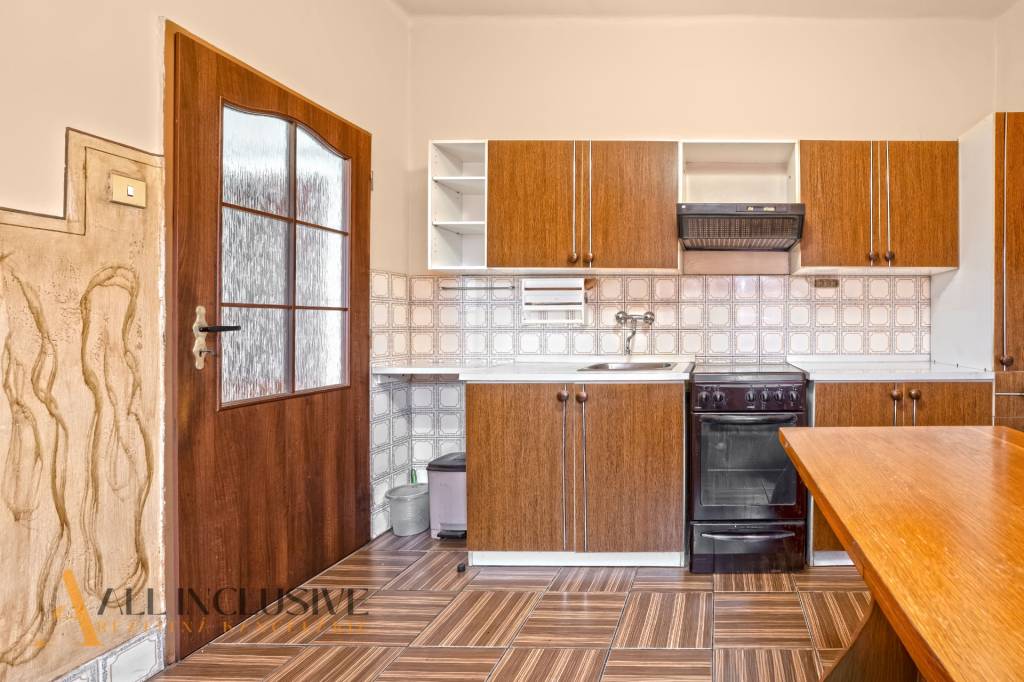 ALL INCLUSIVE | NA PREDAJ 7-IZBOVÝ POSCHODOVÝ RODINNÝ DOM V - 4