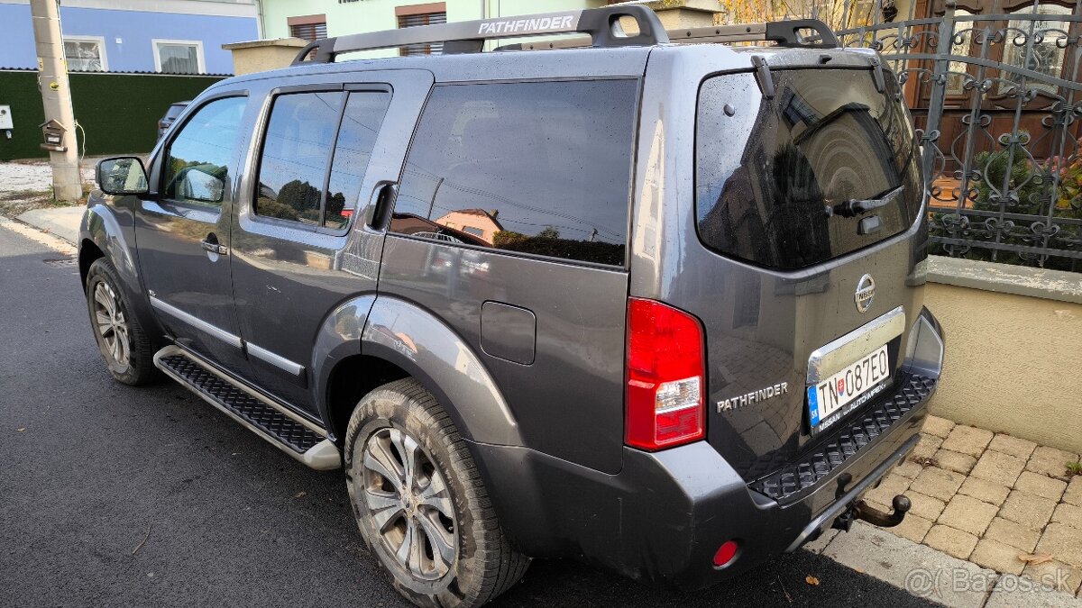 Nissan Pathfinder 3.0 diesel 170kW - 4