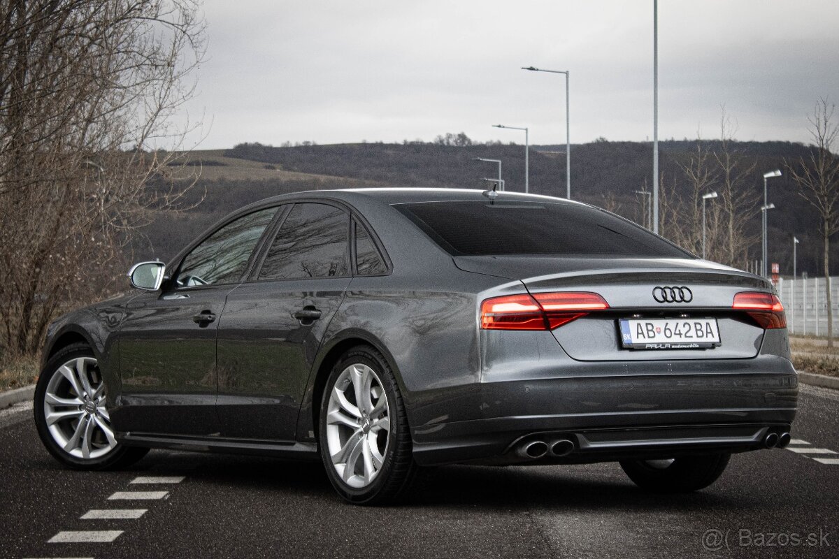 Audi S8 / SVK auto / TOP STAV / - 4