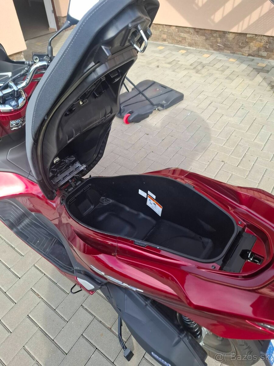 Predám honda PCX 125 - 4