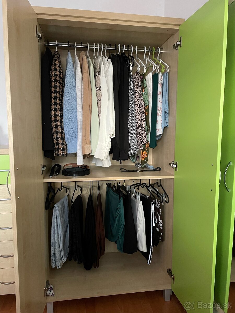 Predám vysokú študentskú skriňu - 4