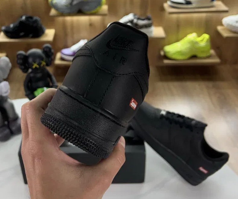 Nike Air Force 1 Supreme - 4