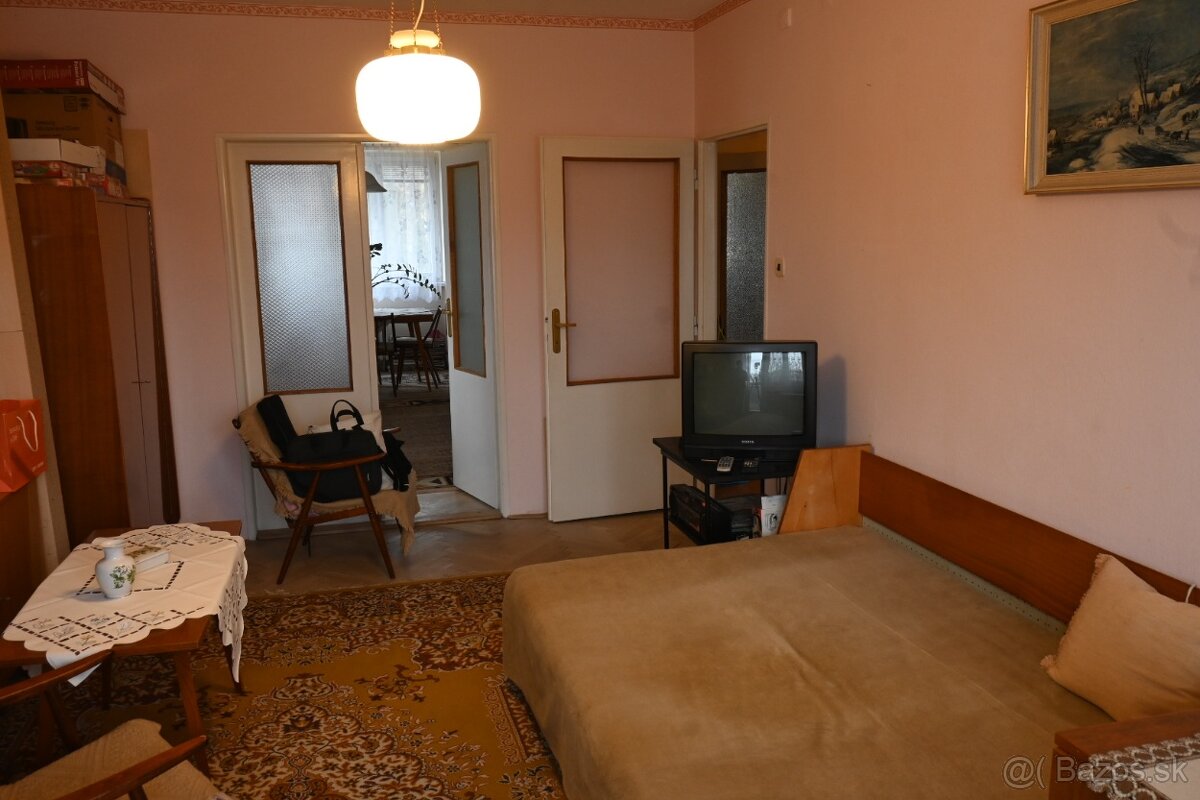 Predávame byt v Šahách blízko centra - 4