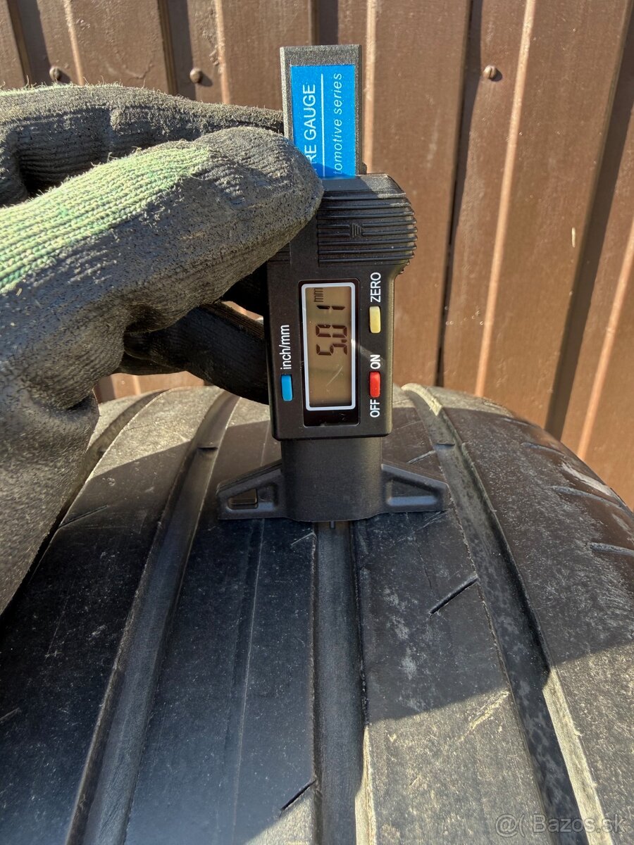 Letné pneu Goodyear 235/40 R19 - 4