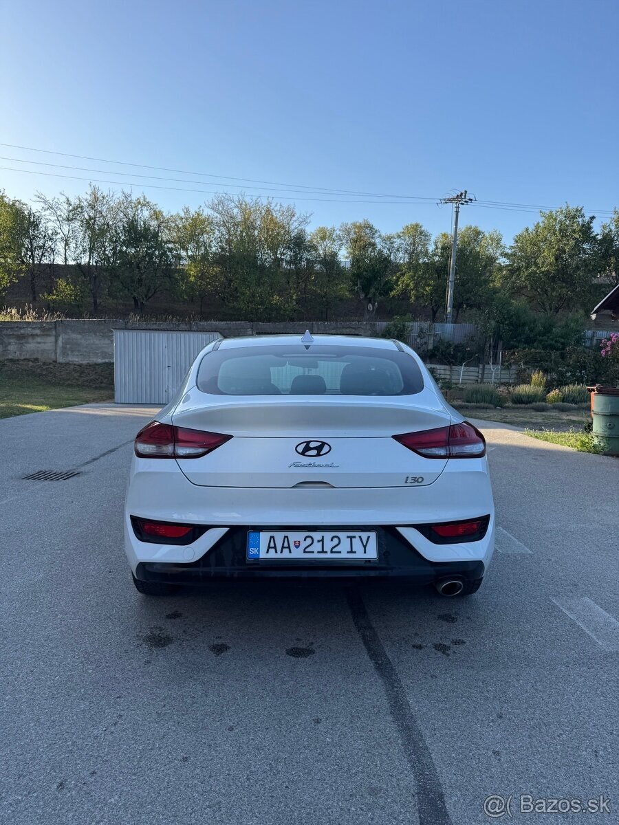HYUNDAI i30 - Fastback 1,6 CRDi (2019) - 4