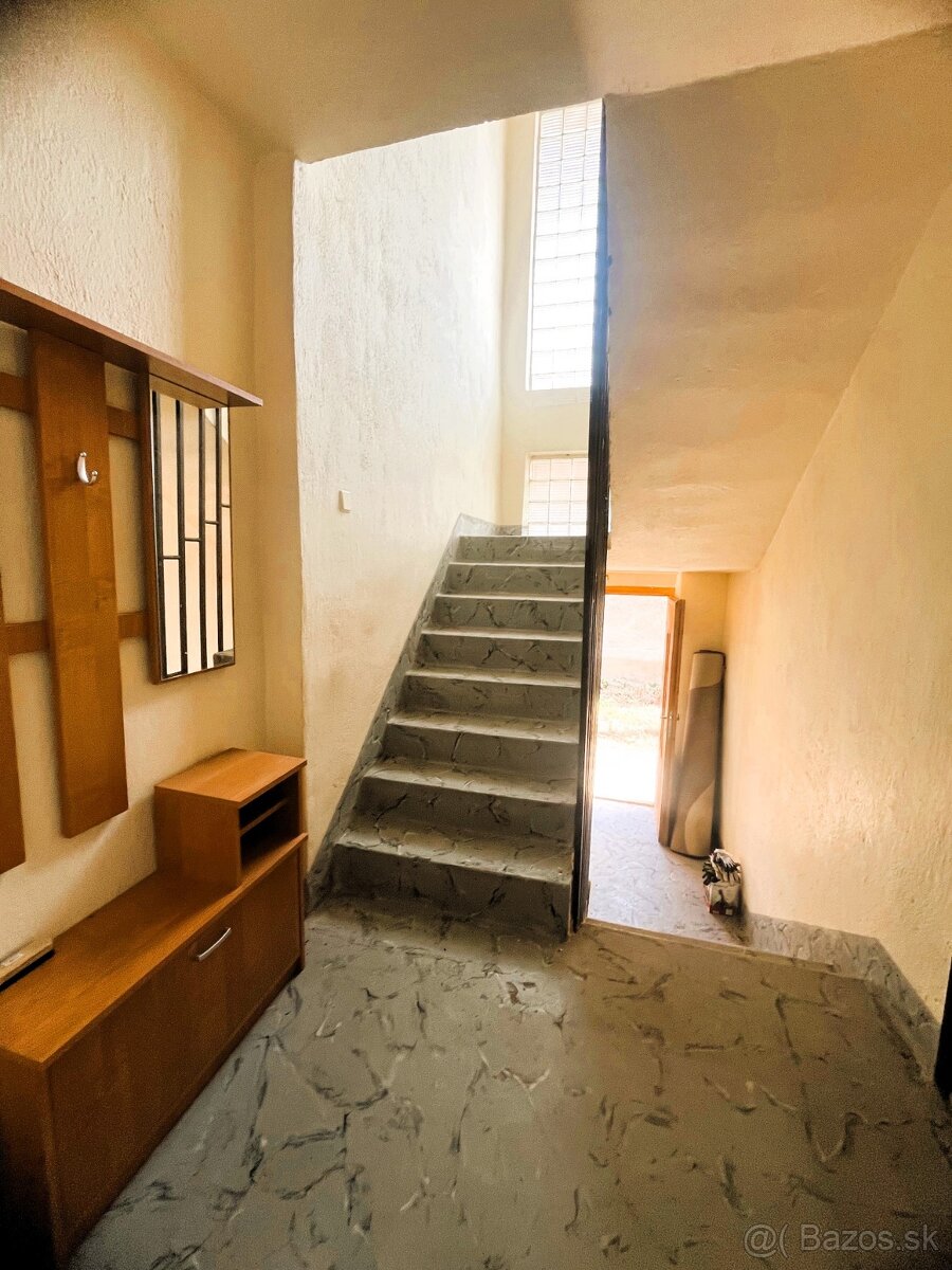 Poschodový rodinný dom s garážou, obec Kalná nad hronom - 4