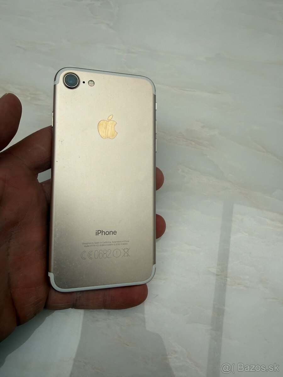 iPhone 7 Gold - 4
