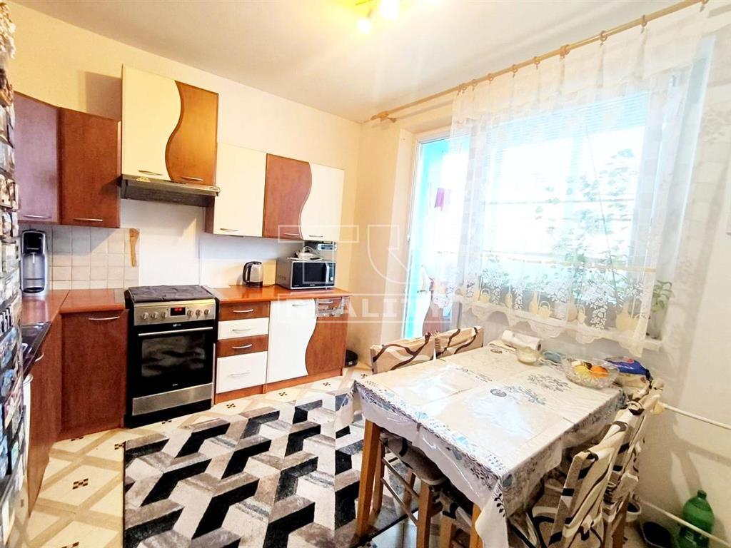 Znížená cena....Na predaj 2-izbový byt s lodžiou v... - 4