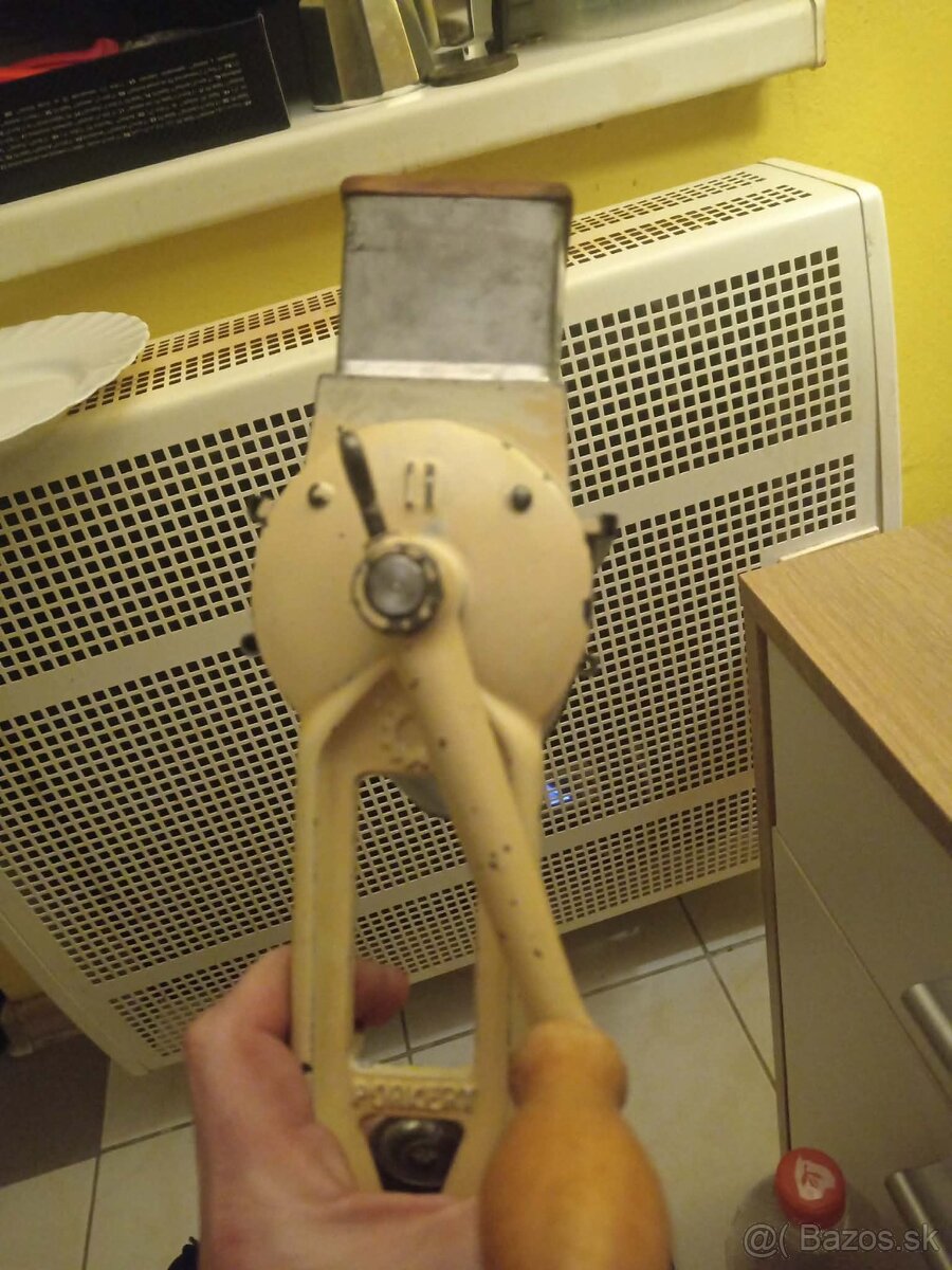 Mlynček na orechy - 4