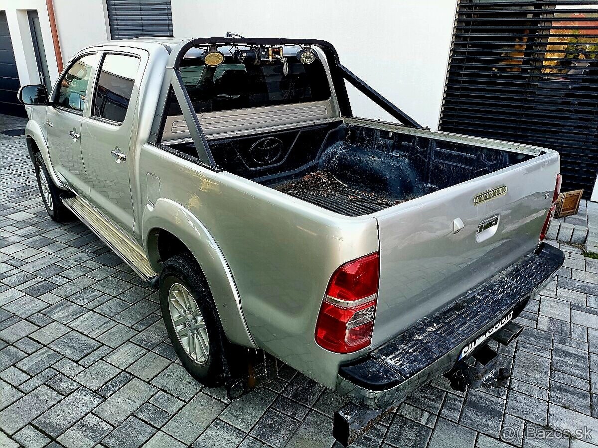 TOYOTA HILUX 2.5DI-D - PREDAJ AJ NA SPLÁTKY