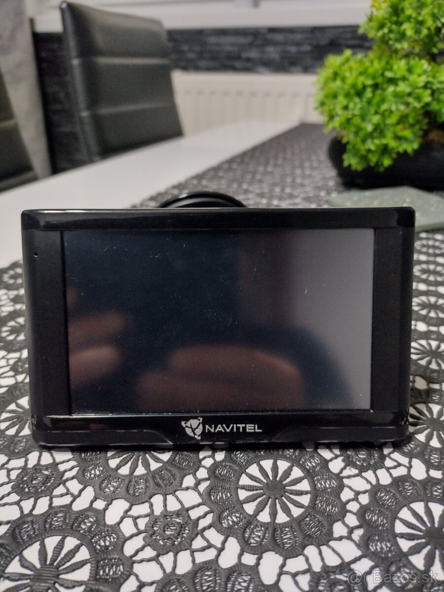 Predám auto navigaciu Navitel - 4