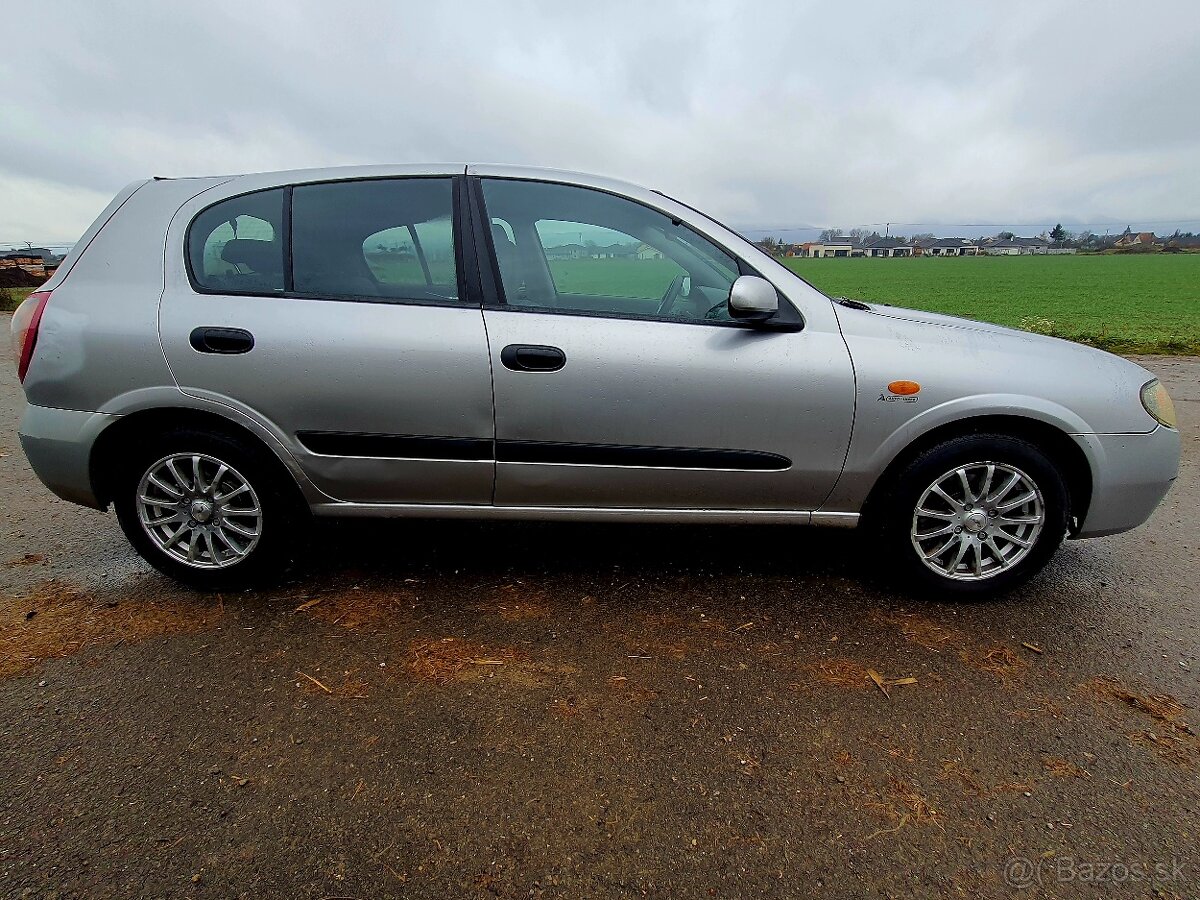 Nissan Almera N16 Hatchback (2003) - 4