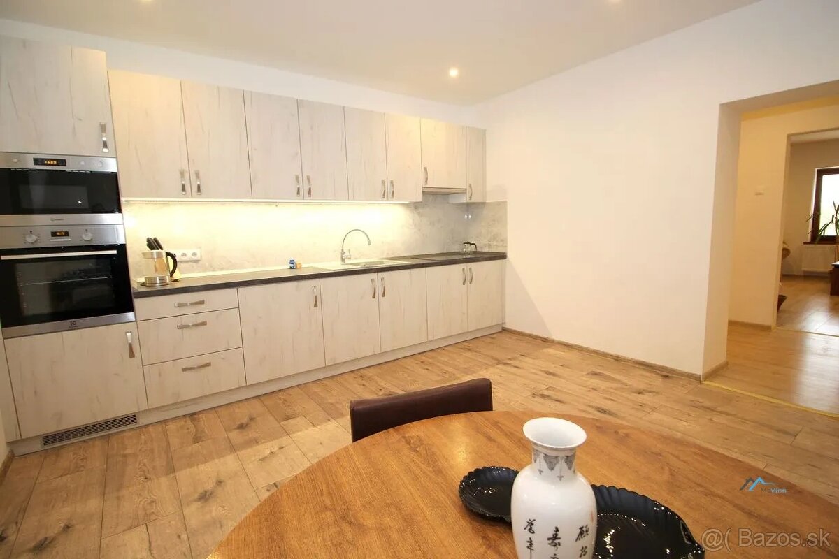 Vidiecka usadlosť na samote s lesmi- Malá Hradná - 4