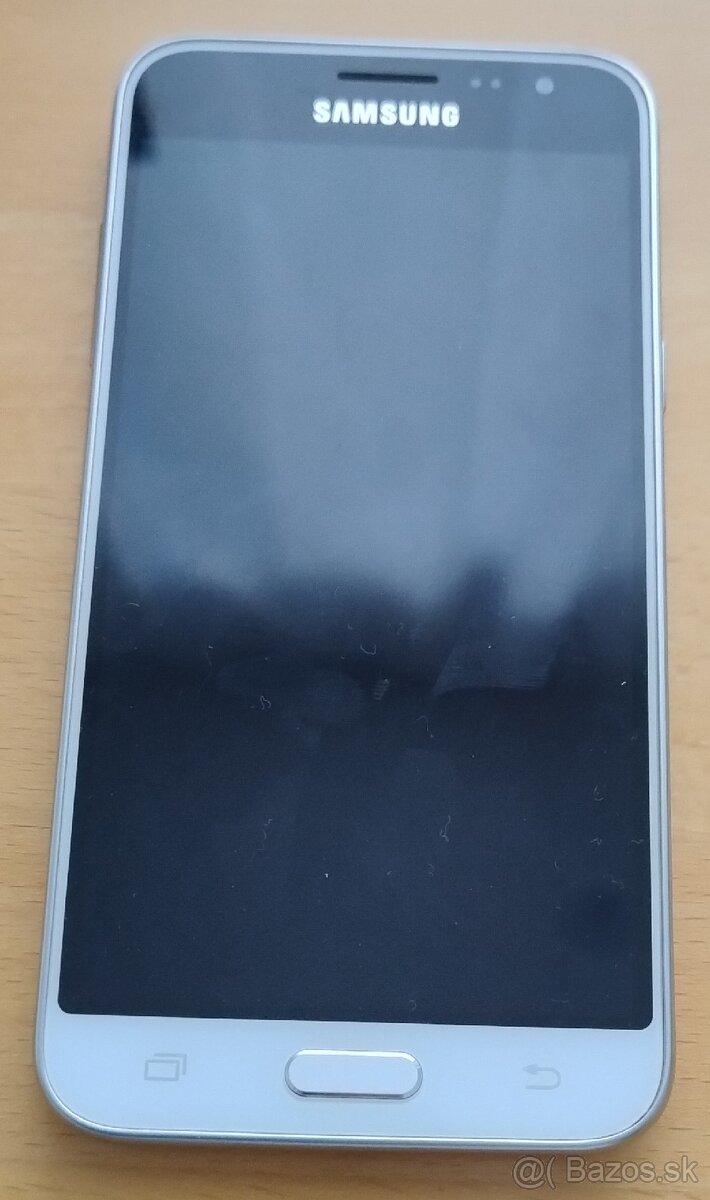 Samsung Galaxy J3 (2016) - 4