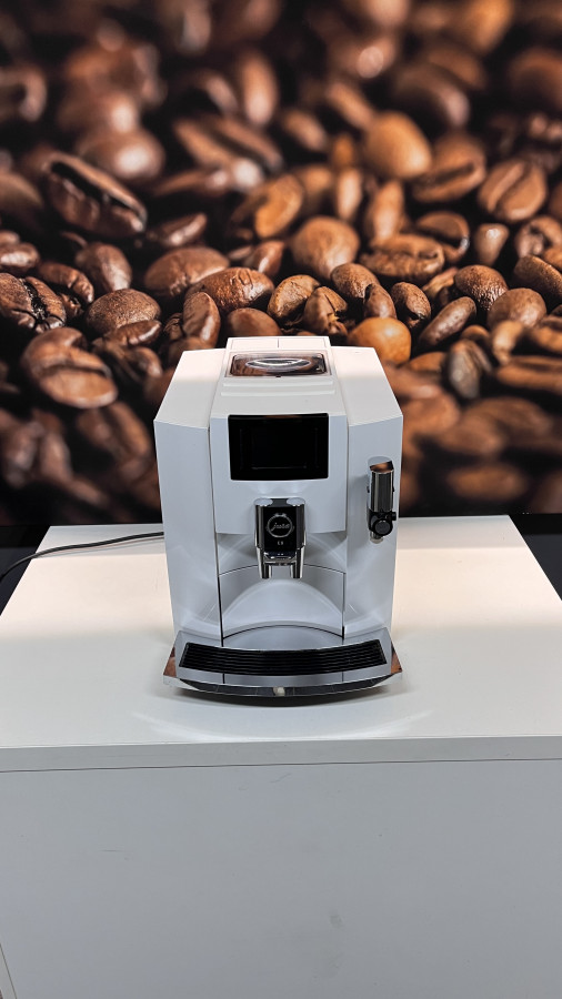 Jura E8 PianoWhite - 4