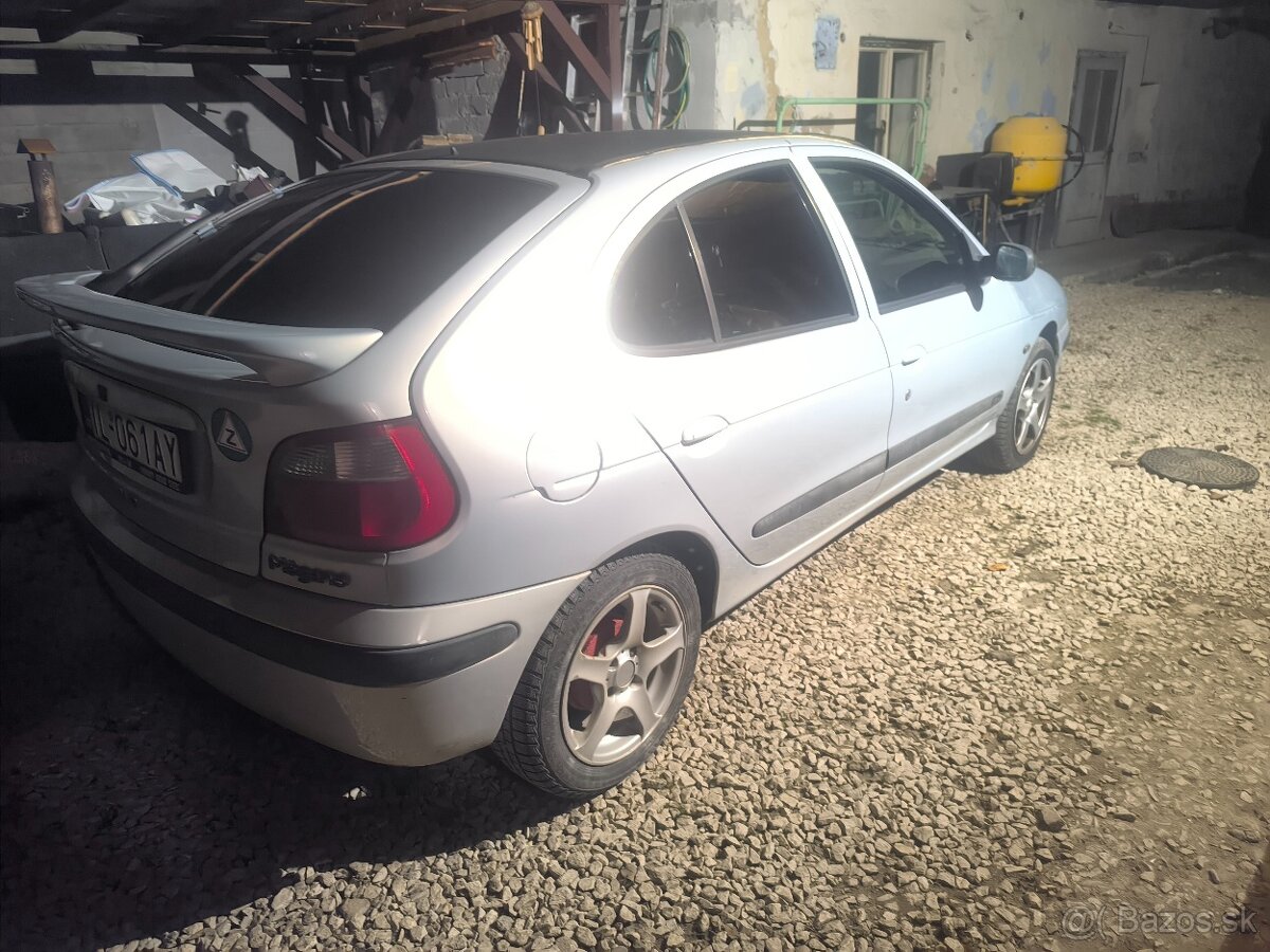 Predám Renault Megane 1,6 16v,r.v.2005automat - 4