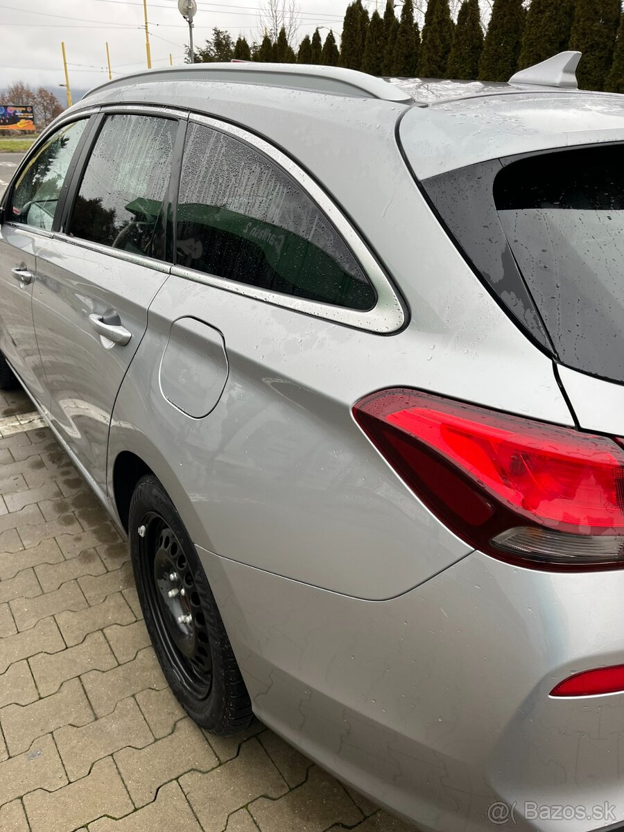 Hyundai i30 CW 1.5 81kW - 4