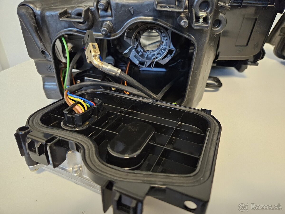 Svetlomet Audi A8 D3 Xenón nový - 4