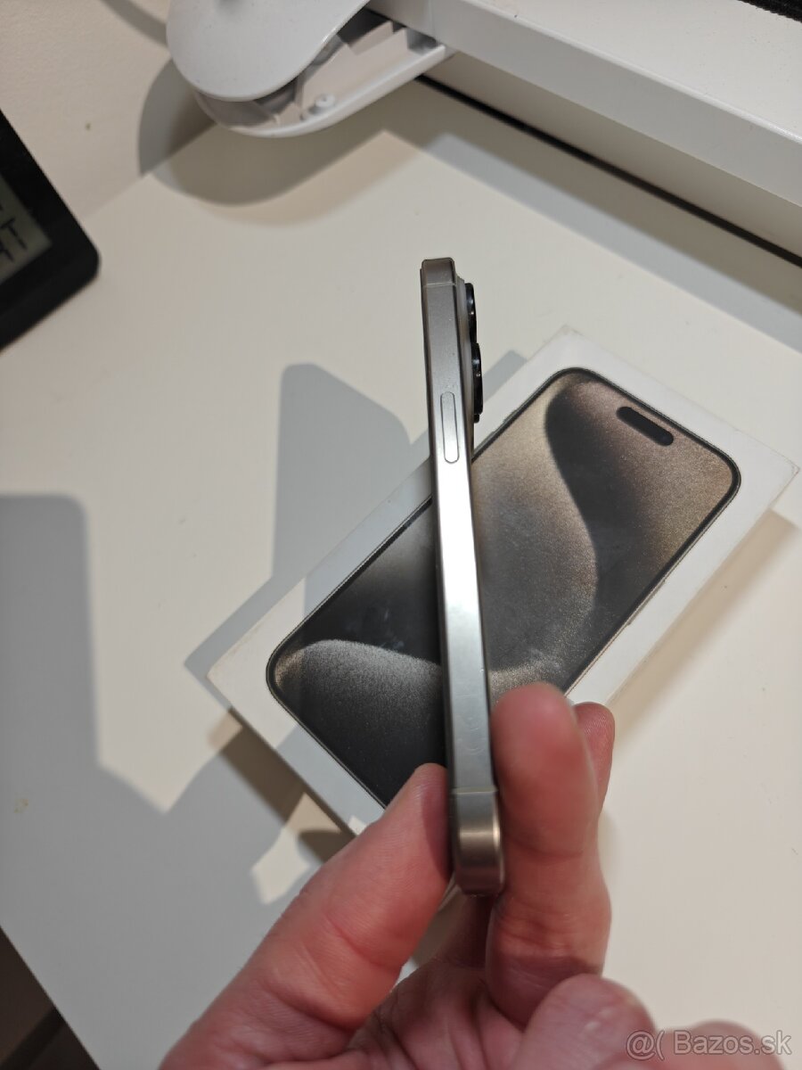 Apple iPhone 15 Pro 128GB - 4