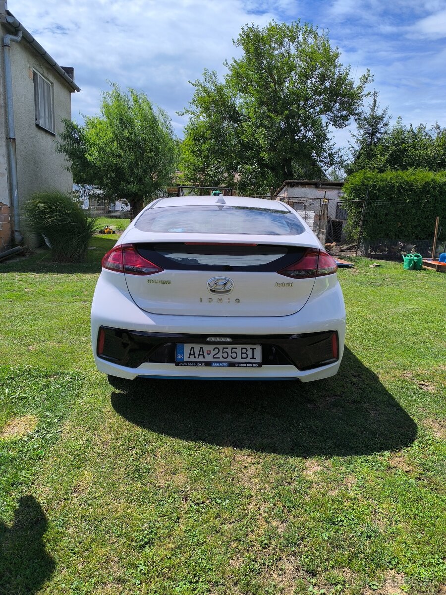 Hyundai IONIQ hybrid - 4