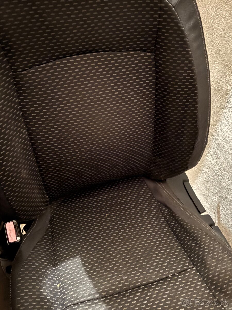 Nissan Qashqai J10 Sedačky - 4