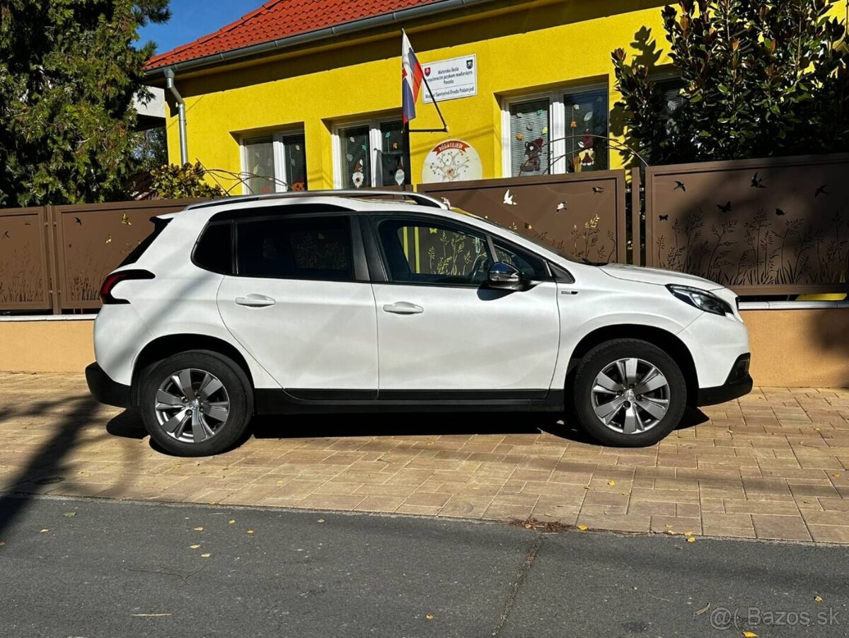 Peugeot 2008 1.2 PureTech Style - 4